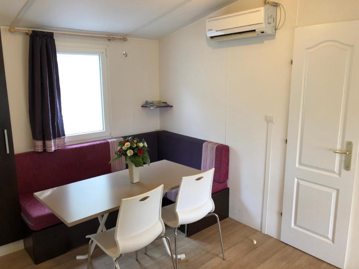 Mobile-home Aux Cigales,le Muy Colorado 4-6 Personnes * Le Muy